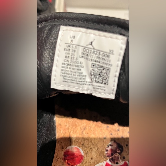 AIR JORDAN NIKE never worn! - Picture 4 of 4